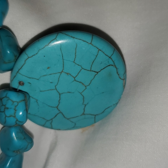 Turquoise Howlite Handmade Necklace - Picture 3 of 4